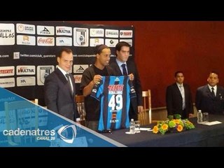 Presentan a Ronaldinho como Gallo del Querétaro