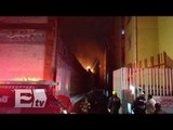 Incendio reduce a cenizas bodega de muebles en la colonia Morelos, DF/ Vianey Esquinca
