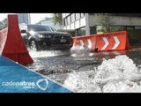 Fuga de agua causa caos vial en el DF