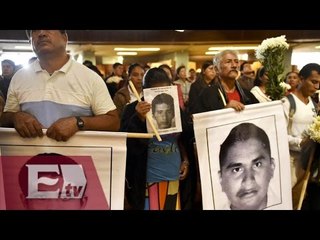 Padres de los 43 estarán en primera fila para ver al Papa / Ricardo Salas