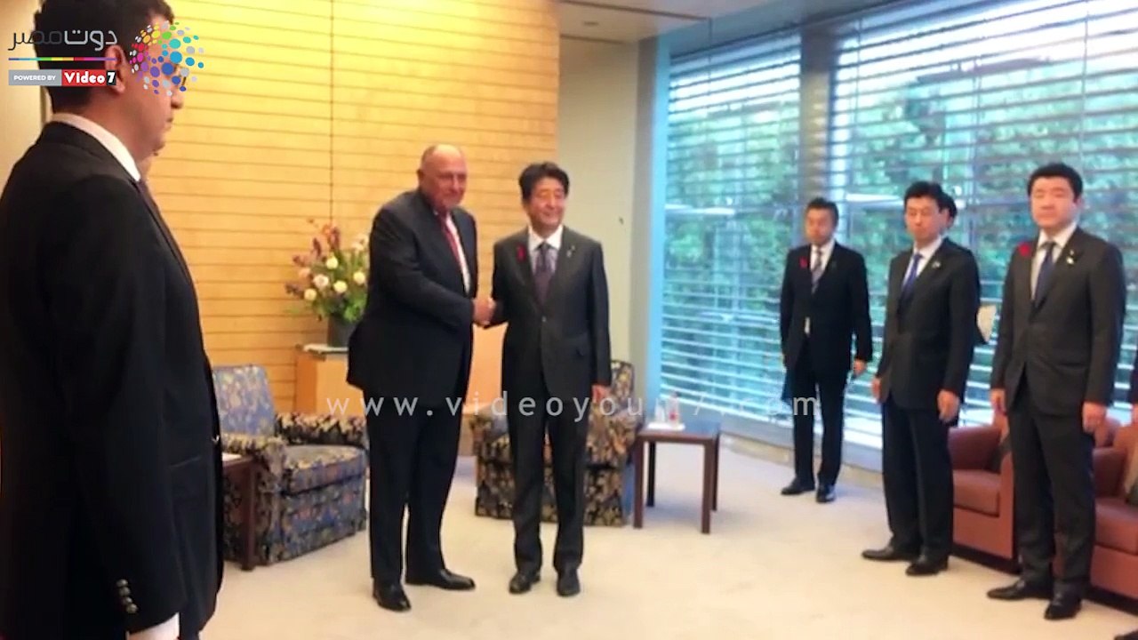 رئيس وزراء اليابان يستقبل سامح شكرى