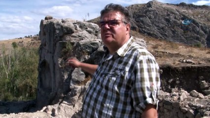 Hititlerin başkentinde Romalılara ait 1800 yıllık havuz ve veranda bulundu