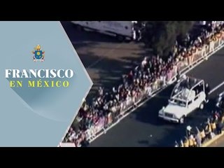 El Sumo Pontífice recorre en el papamóvil las calles de Morelia