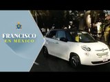 Papa Francisco deja papamóvil y aborda vehículo cerrado en su trayecto al AICM