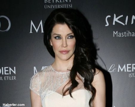 Deniz Akkaya Hakkında Eski Menajeri, Kendisini Darp Ettiği Gerekçesiyle Suç Duyurusunda Bulundu