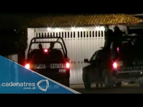 Padres de familia de normalistas de Ayotzinapa causaron daños en Casa Guerrero