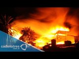 Incendio consume fábrica de muebles en Ecatepec, Edomex