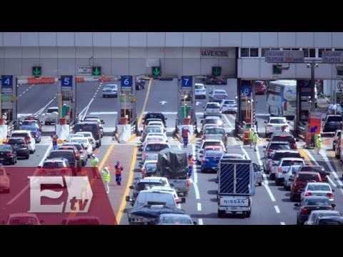 Capitalinos abarrotan casetas y abandonan la CDMX / Atalo Mata