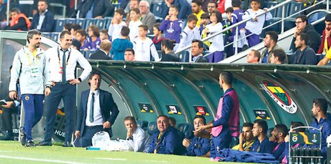 87. Dakikada Oyuna Alınan Fenerbahçeli Mehmet Topal, Kulübede İsyan Etti