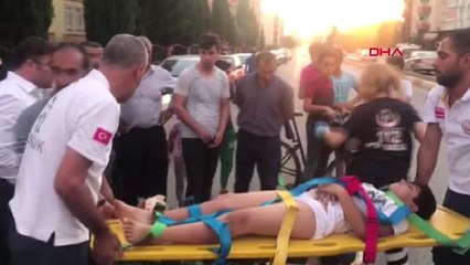 Adıyaman'da, Motosiklet Bisiklete Çarptı 2 Yaralı