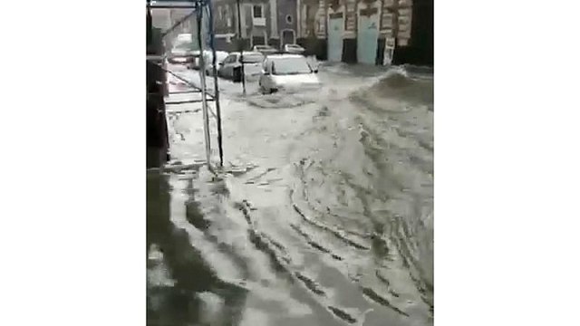 شاهد: أمطار غزيرة تتسبب في فيضانات عارمة في صقلية