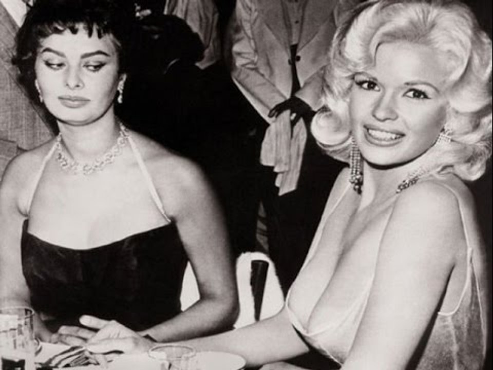 Sophia Loren exlica la razón de su mirada en una famosa imagen