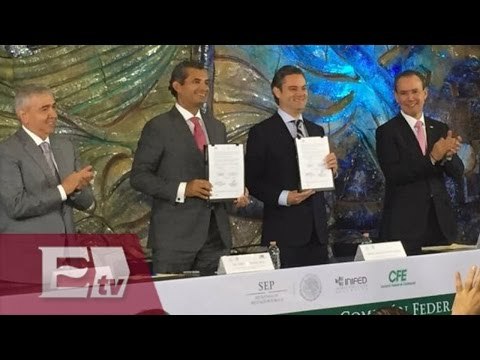 Aurelio Nuño promete electricidad en todas las escuelas de México / Ingrid Barrera