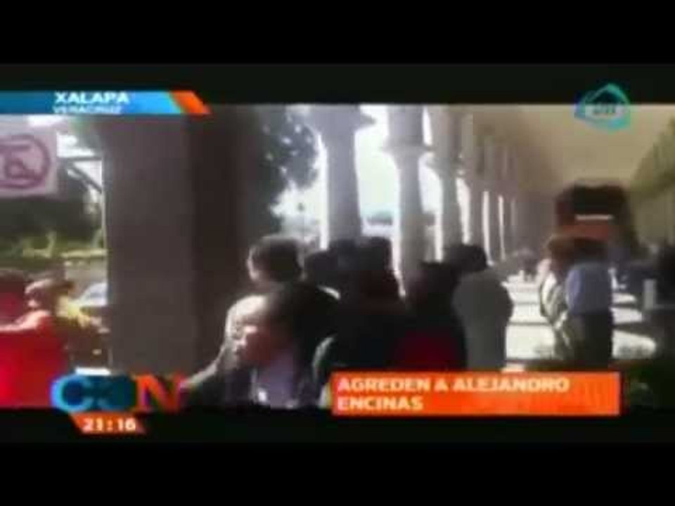 VIDEO: Agreden a Alejandro Encinas en Veracruz