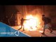 Encapuchados prenden fuego a puerta central de Palacio Nacional