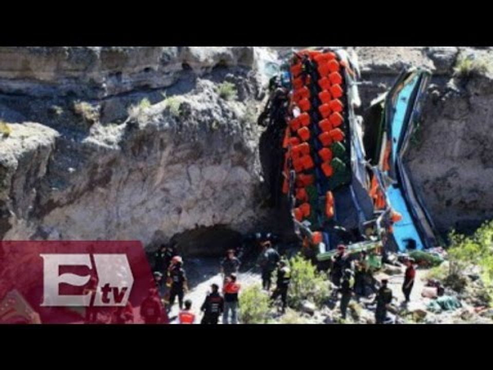 Mortal accidente de autobús de pasajeros en Perú / Paola Virrueta