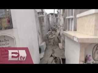 Severas afectaciones en cementerios de Ecuador tras terremoto / Martín Espinosa