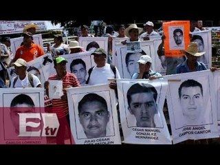 SRE se reunirá con padres de normalistas / Ingrid Barrera