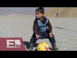 El pequeño seguidor de Messi huye de Afganistán por inseguridad/ Paola Virrueta