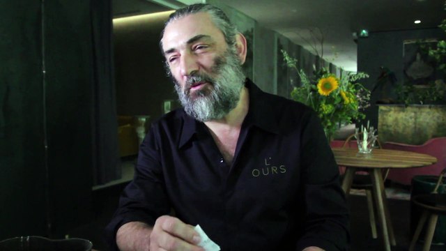 Vincennes : Que lit L'ours dans son restaurant ? Jacky Ribault sera-t-il un auteur de livre de cuisine ?