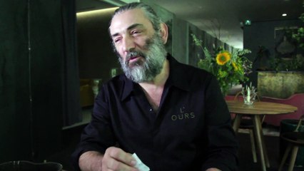 Vincennes : Que lit L'ours dans son restaurant ? Jacky Ribault sera-t-il un auteur de livre de cuisine ?