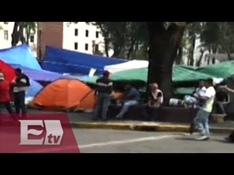 Maestros de la CNTE mantienen campamento en La Ciudadela/ Yuriria Sierra