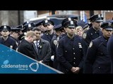 Policías de NY le dan la espalda a alcalde en funeral de agente