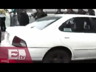 Automovilista burla cerco en colonia Tabacalera y choca contra vallas metálicas/ Atalo Mata