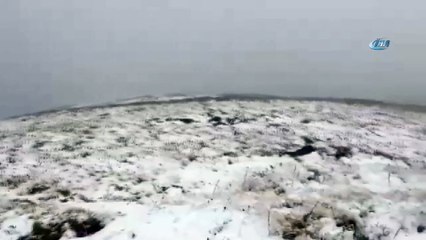 Önce hortum, sonra şiddetli yağmur, şimdi de kar... Ambarlı yaylası'na mevsimin ilk karı yağdı