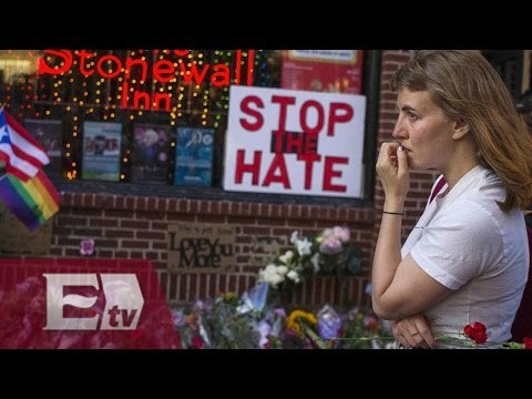 Música, luz y flores para recordar a las víctimas del Bar Pulse / Francisco Zea