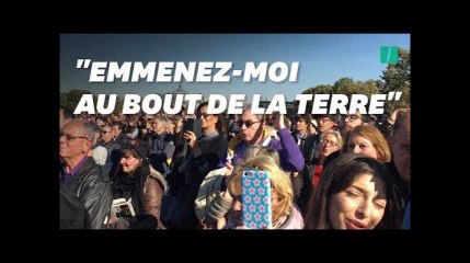 Скачать видео: Pendant l'hommage national à Aznavour, la foule a chanté ses plus grands succès