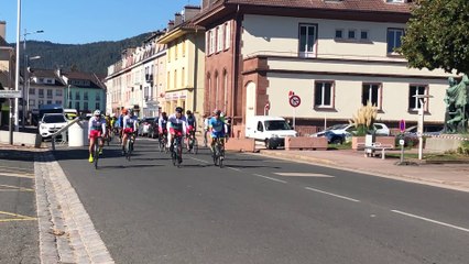 Arrivée des cyclistes de la Frégate La Fayette dans le cadre du FIG