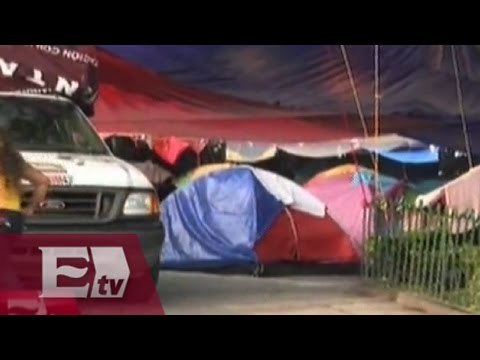 Se acumula basura en Plaza de la Ciudadela por campamento de la CNTE/ Vianey Esquinca