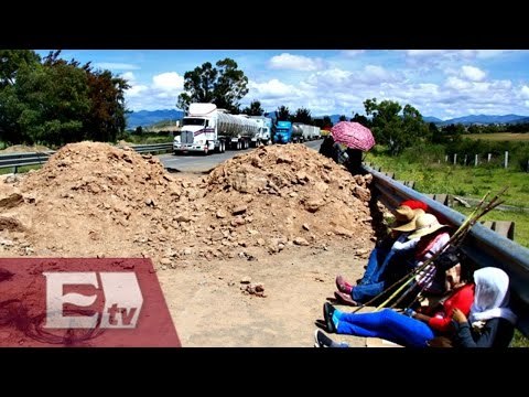 Retenes y barricadas en Oaxaca complican circulación en tramos carreteros/ Paola Virrueta