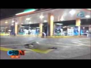 VIDEO: Hombres armados se niegan a pagar la gasolina de su auto y asesinan a despachador