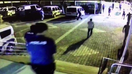 Karakol önündeki sıcak çatışma kameralara yansıdı