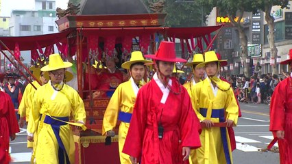 정조 능행차 재현...태풍으로 일부 행사 차질 불가피 / YTN