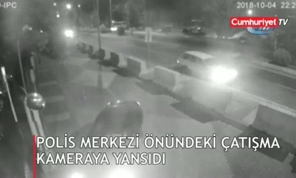 Polis merkezi önündeki çatışma kameraya yansıdı