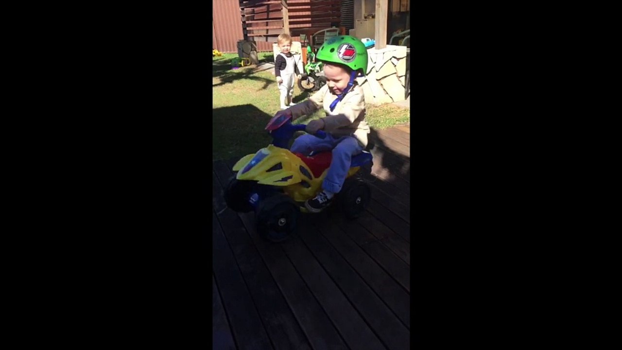 À 3 ans, il tape de roues arrières