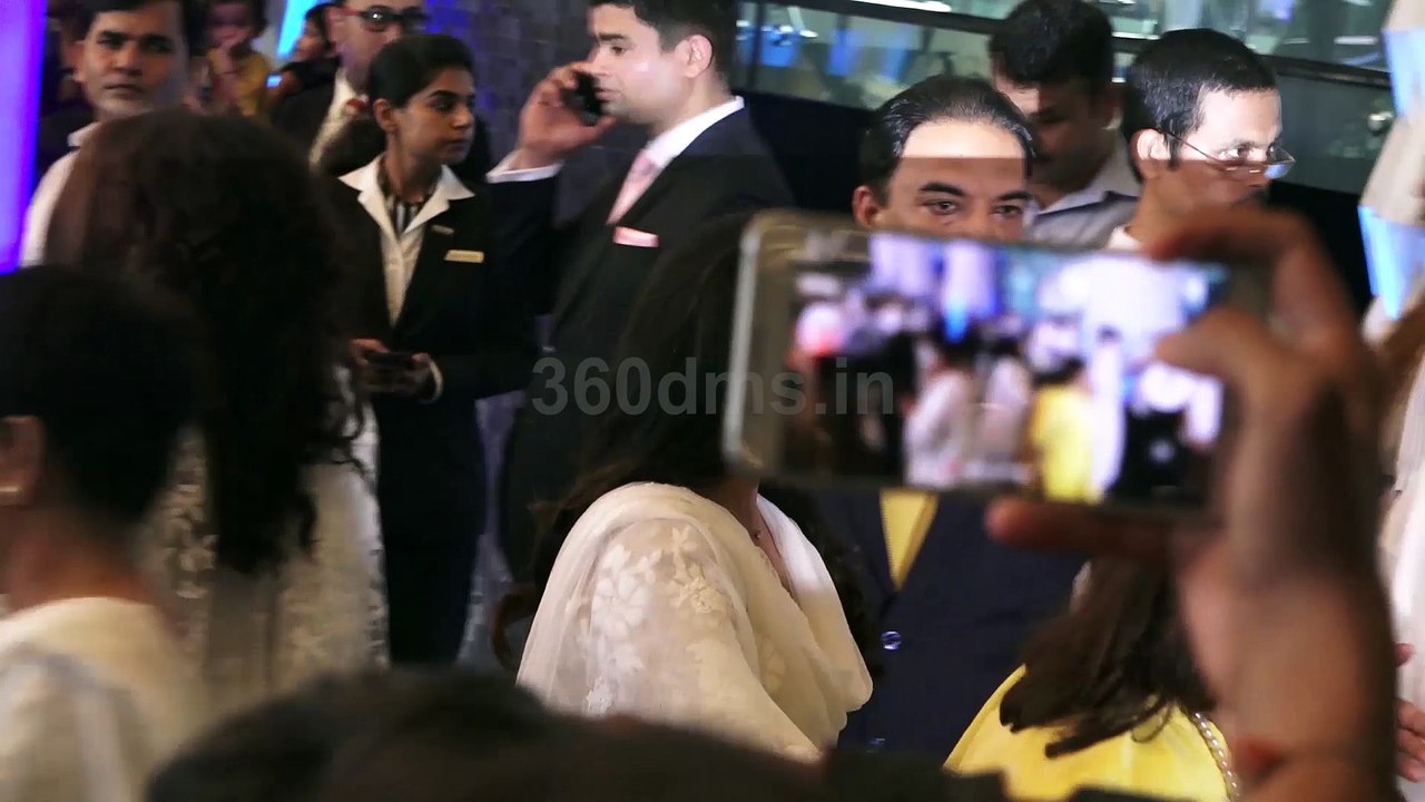 Rekha, Aishwarya Rai Bachchan and Jaya Bachchan Arrived at Krishna Raj Kapoor Prayer Meet