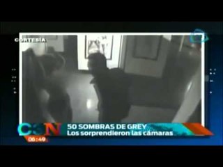 50 sombras de Grey inspira a pareja a tener sexo en museo