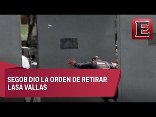 Policía Federal retira vallas metálicas de Bucareli