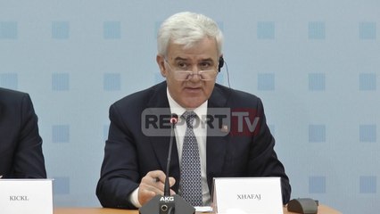 Report TV - Vrasja në ish-Bllok, ministri Xhafaj nuk komenton ngjarjen në konferencën me Avramopulos