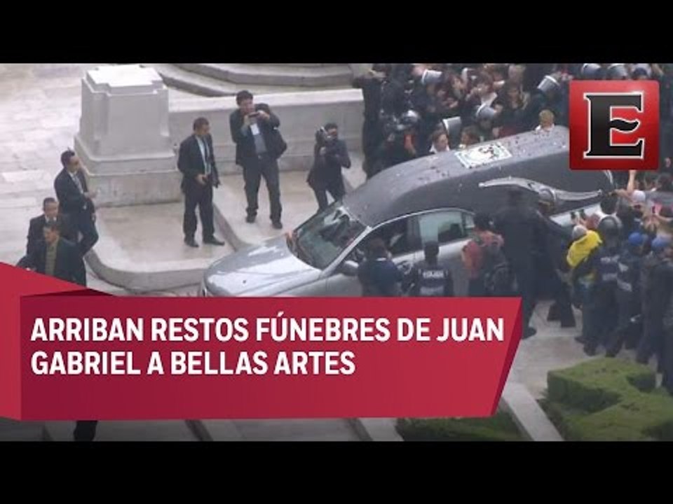 Llegan cenizas de Juan Gabriel a Bellas Artes