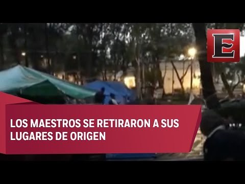 Integrantes de la CNTE se retiran de Plaza de la Ciudadela