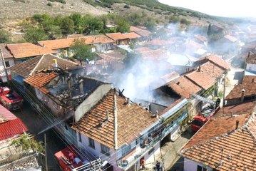 Afyonkarahisar'da Ev Yangını Büyük Korkuya Sebep Oldu