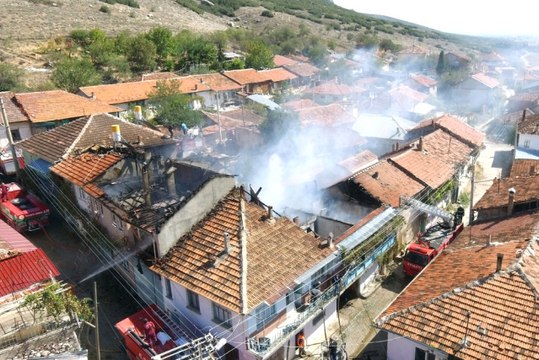 Afyonkarahisar'da Ev Yangını Büyük Korkuya Sebep Oldu
