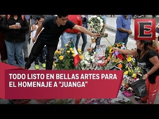 Entre cantos y flores esperan la cenizas de Juan Gabriel en Bellas Artes