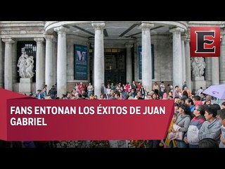 Fans esperan con ansias restos de Juan Gabriel