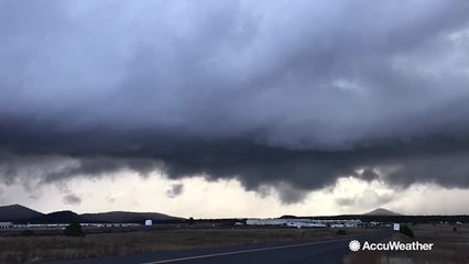 Impressive timelapse of developing storm overhead
